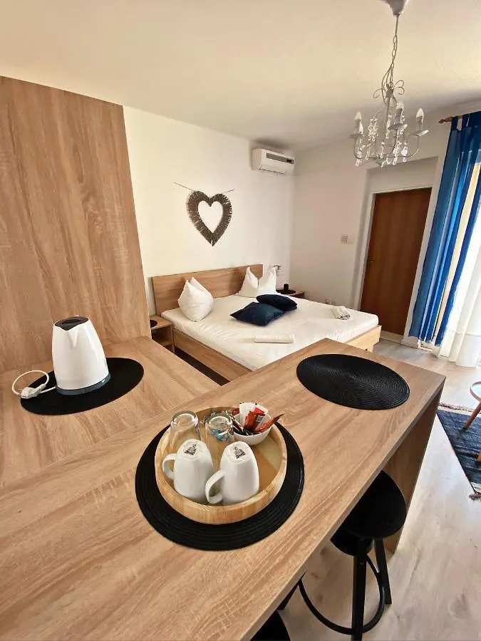 The Manzoni Family 3 Hotel Punat Guest house